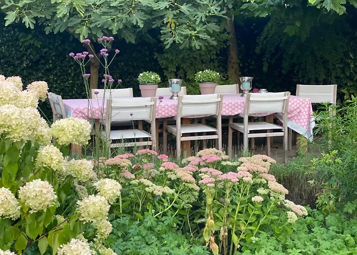 Bed & Breakfast Maison De Sas 3*