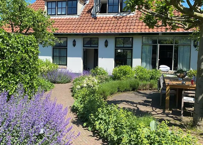 Maison De Sas Laren (North Holland)