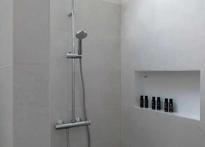 Maison De Sas Bed & Breakfast 3*