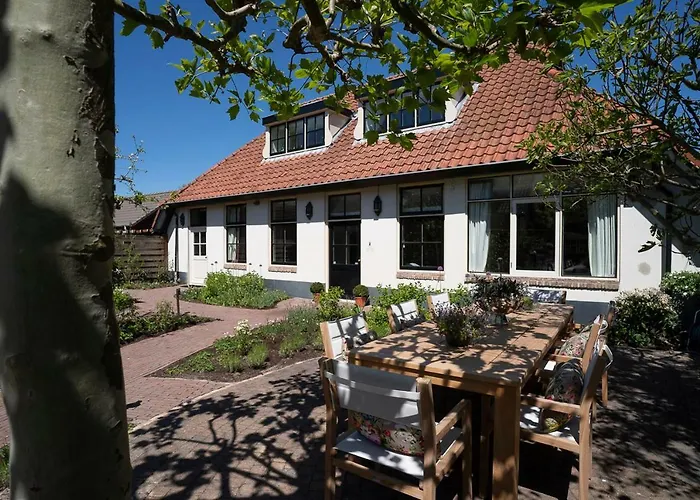 Bed & Breakfast Maison De Sas 3*