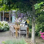 Maison De Sas Bed and breakfast Laren (North Holland)