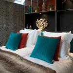 Maison De Sas Laren (North Holland)