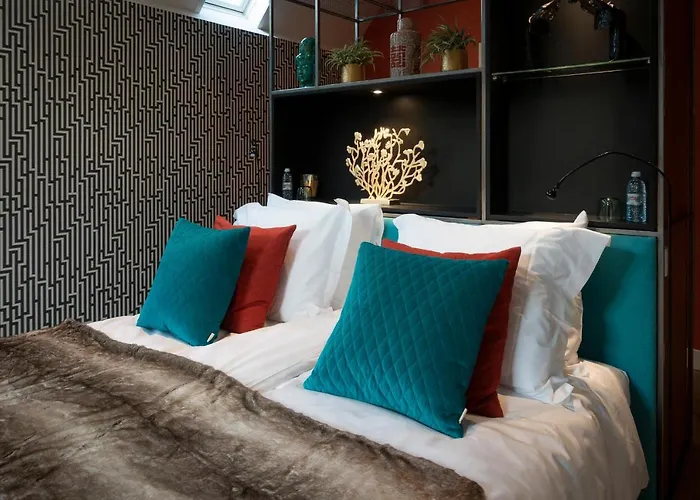 Maison De Sas 라런